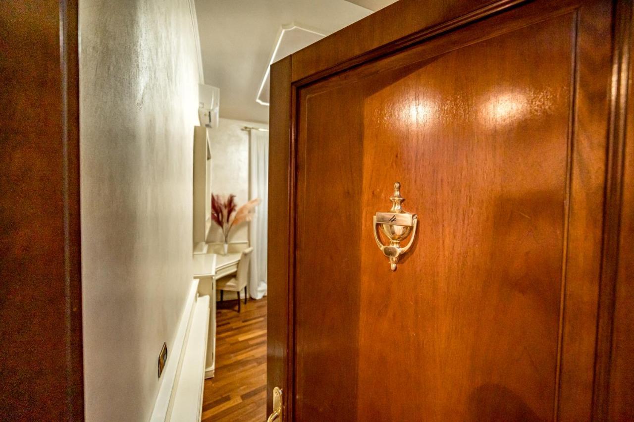 Downtown Luxury B&B - Termini Train Station Roma Exterior foto